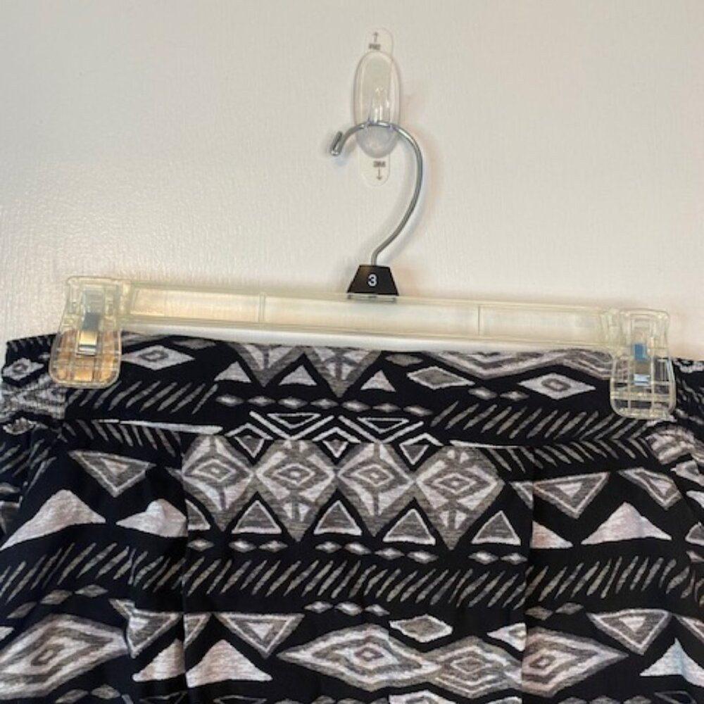 Material Girl Black and gray skirt - Picture 4 of 7